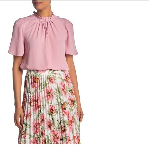 SHORT Sleeve Ruffle Trim
Pleat Top - Picture 1 of 4